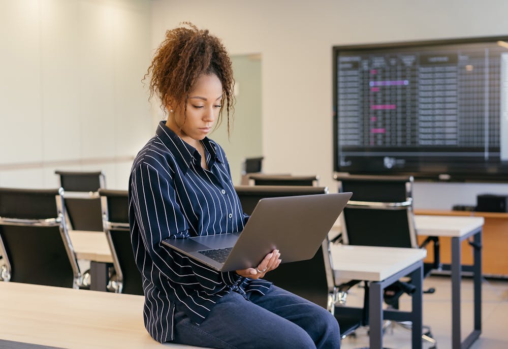 image of Self-Paced Learning vs. Traditional Education: Pros and Cons